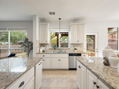 Property photo 3 at 12536 Canyon Glen DR - 4 bed 2 bath home