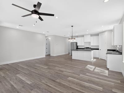 Photo 4 of 33 at 126 W Maple DR - 3 bed 2 bath home
