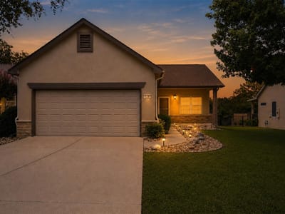 Living area at 126 Whitewing WAY - 2 bed 1 bath home