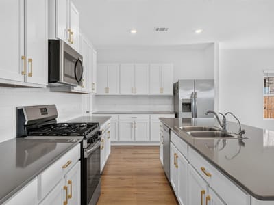 Property photo 5 at 1265 Aquilla DR - 4 bed 2 bath home