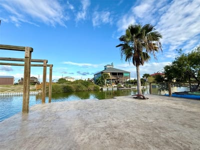 Photo 4 - 127 Copano Cove RD Photo 4 of 26 at 127 Copano Cove RD - Rockport, Rockport, TX