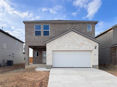 Living area at 127 Mad Pupper Dr - 4 bed 3 bath home