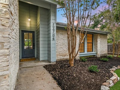 Photo 2 of 40 at 12706 Palfrey DR - 3 bed 2 bath home