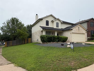 Living area at 12733 Serafy CT - 4 bed 2 bath home