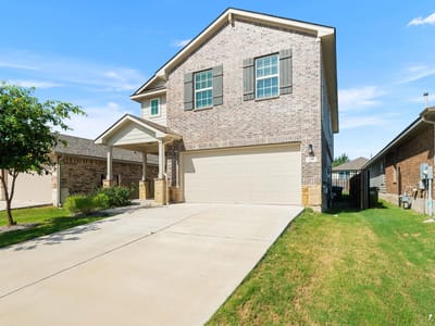 Living area at 128 Dunlin LN - 4 bed 2 bath home
