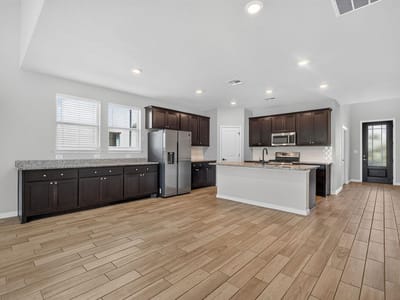 Property photo 2 at 128 Fawn River RUN - 4 bed 3 bath home