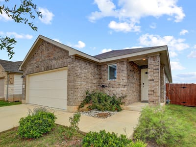 Photo 2 of 36 at 128 Outlaw DR - 3 bed 2 bath home