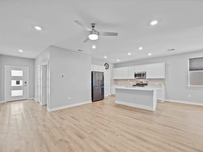 Property photo 3 at 129 Cupreata LN - 3 bed 2 bath home