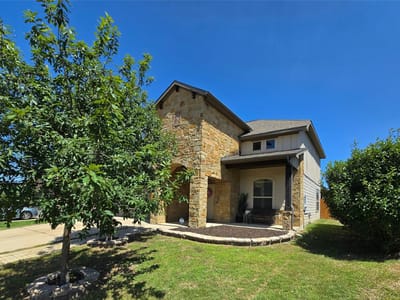 Property photo 2 at 129 Diamondback CV - 4 bed 2 bath home