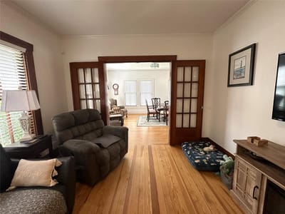 Primary bedroom at 129 E Crockett St - 3 bed 2 bath home