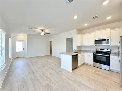 Property photo 3 at 129 Paradise Canyon DR - 3 bed 2 bath home
