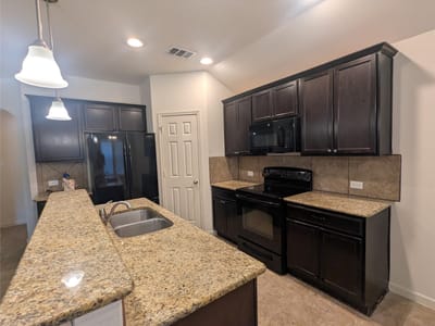 Property photo 5 at 129 Park LN - 3 bed 2 bath home