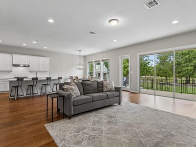 Property photo 2 at 129 Ridgeview CT - 4 bed 3 bath home