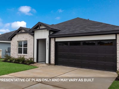 Living area at 129 Southridge Trl - 4 bed 2 bath home