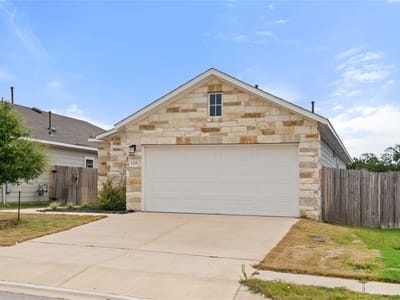 Living area at 129 Tall Grass DR - 3 bed 2 bath home