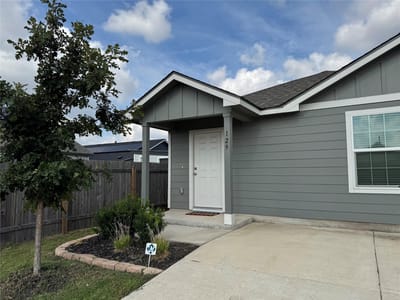 Photo 3 of 32 at 129 Tufted Duck PATH - 3 bed 2 bath home