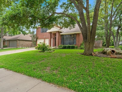 Photo 3 of 24 at 12900 Medina River WAY - 4 bed 2 bath home
