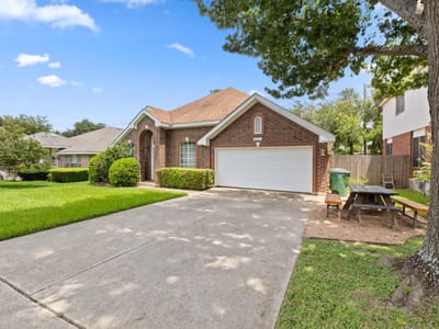 Living area at 12901 Partridge Bend DR - 4 bed 2 bath home