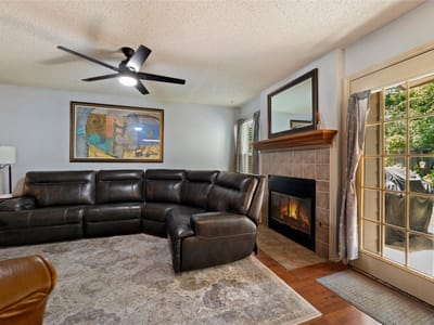 Property photo 5 at 12902 Modena TRL - 3 bed 2 bath home