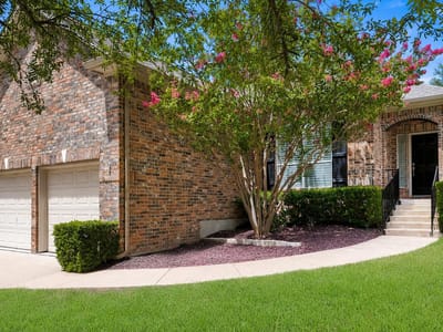 Living area at 12920 Appaloosa Chase DR - 4 bed 2 bath home