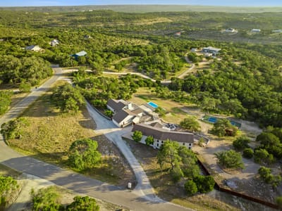 Property photo 2 at 1300 Skyline Ridge Lookout - 6 bed 3 bath home