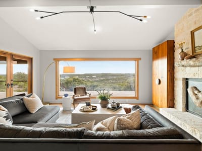 Property photo 4 at 1300 Skyline Ridge Lookout - 6 bed 3 bath home