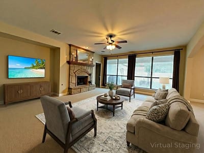 Living area at 1300 Terrace Vw - 4 bed 2 bath home