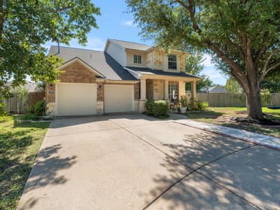 Photo 2 of 40 at 1300 Walnut CV - 4 bed 3 bath home