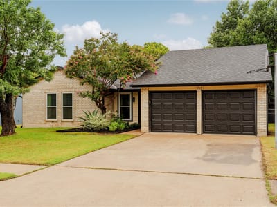 Living area at 13008 Candlestick PL - 3 bed 2 bath home