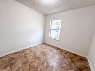 Primary bedroom at 1301 Pitcairn DR - 3 bed 2 bath home