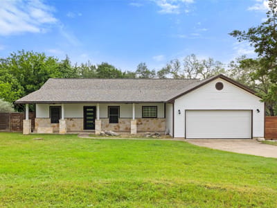 Kitchen at 1301 S Quinlan Park RD - 3 bed 2 bath home