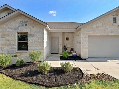 Living area at 1302 Ponderosa BND - 3 bed 2 bath home