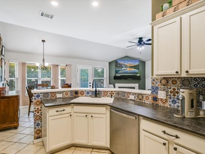 Living area at 1302 Redbud LN - 3 bed 2 bath home