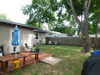 Primary bedroom at 1304 S 19th ST - 2 bed 1 bath home