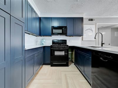 Property photo 4 at 1304 Summit ST Unit #101 - 2 bed 1 bath home