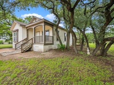 Living area at 1305 Horizon Park BLVD - 3 bed 2 bath home