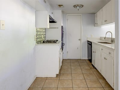 Property photo 4 at 1306 E Saint Johns Ave - Cameron Park Sec 02, Austin, TX