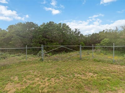 Living area at 1306 Thousand Oaks LOOP - Thousand Oaks, San Marcos, TX