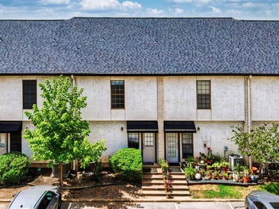 Property photo 2 at 1307 Kinney Ave Unit #140 - 2 bed 2 bath home