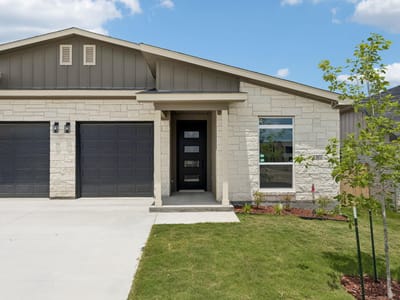 Living area at 1307 Lone Pine WAY - 3 bed 2 bath home