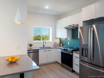 Photo 4 of 20 at 1309 Chicon ST Unit #503 - 1 bed 1 bath home