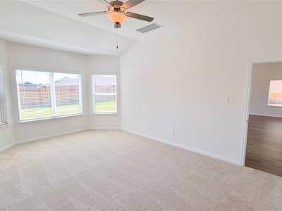 Photo 3 of 17 at 131 Coopers Hawk CRST - 5 bed 3 bath home