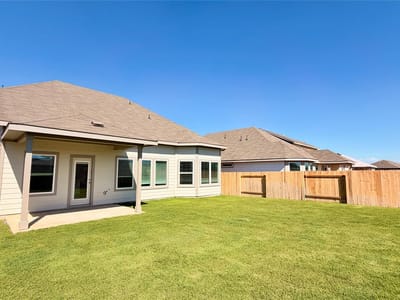 Photo 5 of 17 at 131 Coopers Hawk CRST - 5 bed 3 bath home