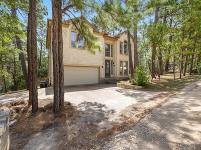 Living area at 131 Molokini DR - 4 bed 2 bath home