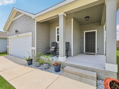 Photo 2 of 36 at 13105 John Calhoun DR - 3 bed 2 bath home