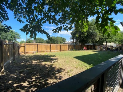 Living area at 1313 E 52nd St Unit #202 - 1 bed 1 bath home