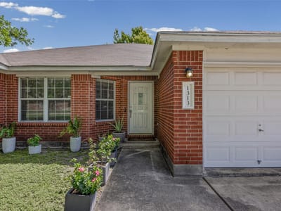 Kitchen at 1313 Laurelleaf DR - 3 bed 2 bath home