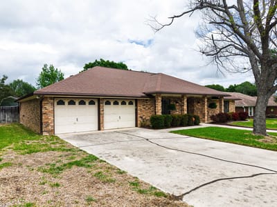 Living area at 1313 Sparrow TRL - 3 bed 2 bath home