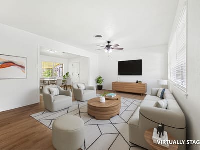 Living area at 1318 Live Oak DR - 3 bed 2 bath home