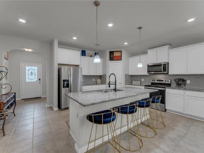 Property photo 5 at 132 Cinnamon LOOP - 5 bed 2 bath home